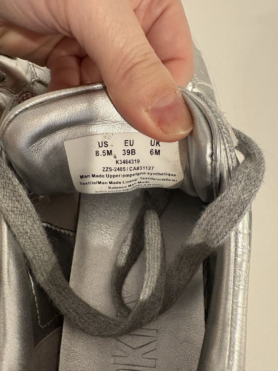 DKNY Scarpe da uomo: Sneaker DKNY Silver – Usato da Bülach venduto da kittygismo 4
