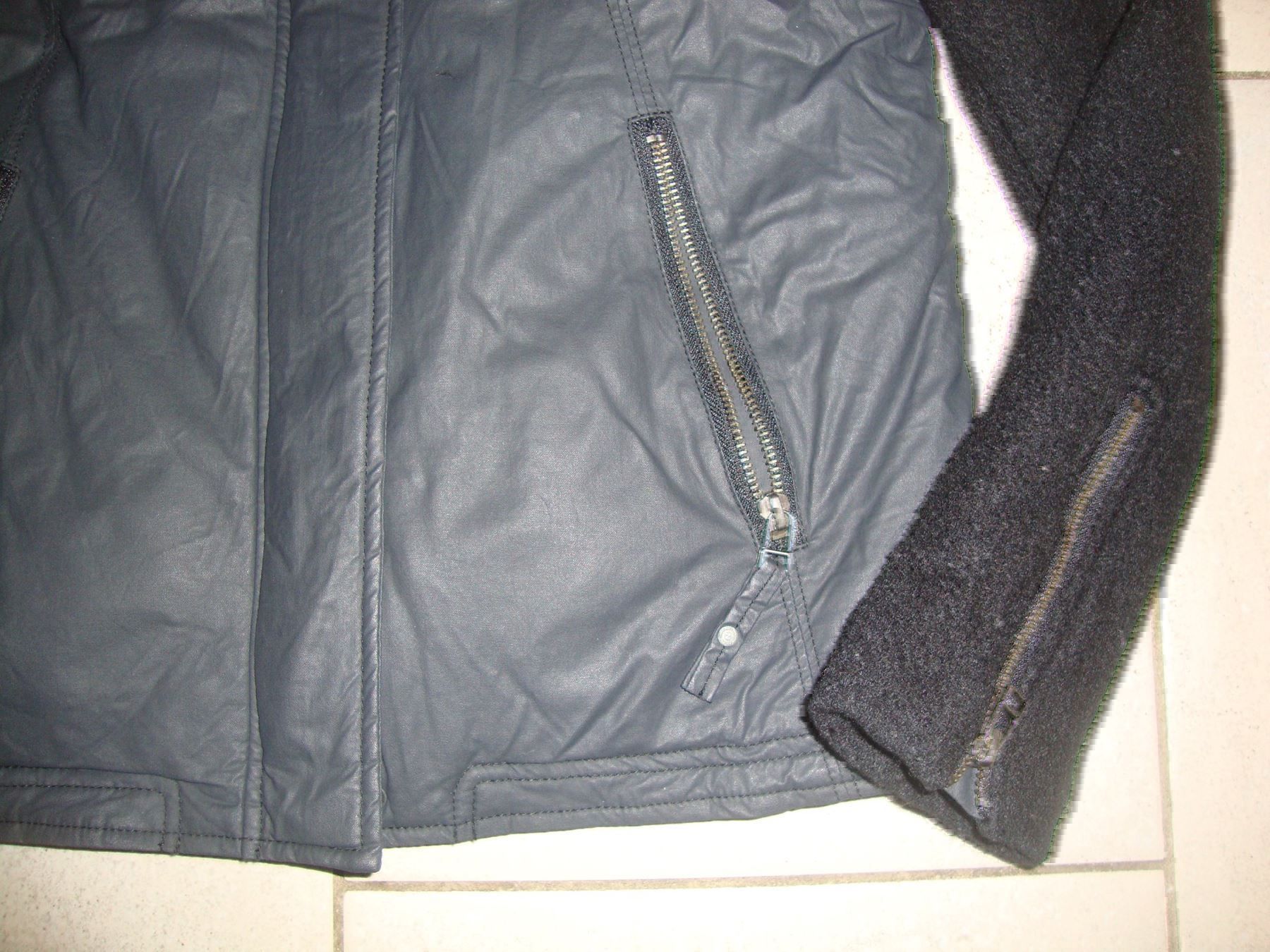Nile Giacche: NILE JACKE GR.S **NEU** – Nuovo (secondo la descrizione) da Rotkreuz venduto da Samballi 2