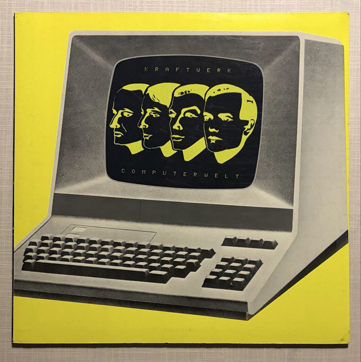 Dischi in vinile: Kraftwerk Computerwelt – Usato da Aadorf venduto da Assyrian-Bazar