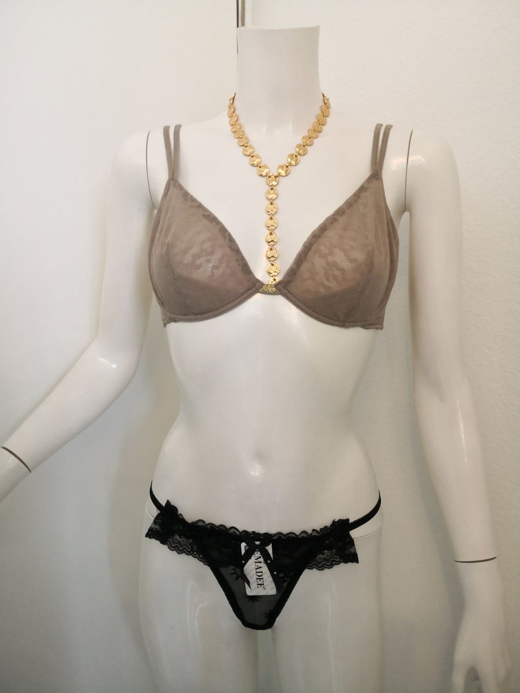 Intimissimi Altra biancheria intima: 🤩12STK: INTIMISSIMI BH'S LEOSPITZE & MULTIFUNKTION &STRINGS – Usato da Olten venduto da Naja-Twins-Twins 2