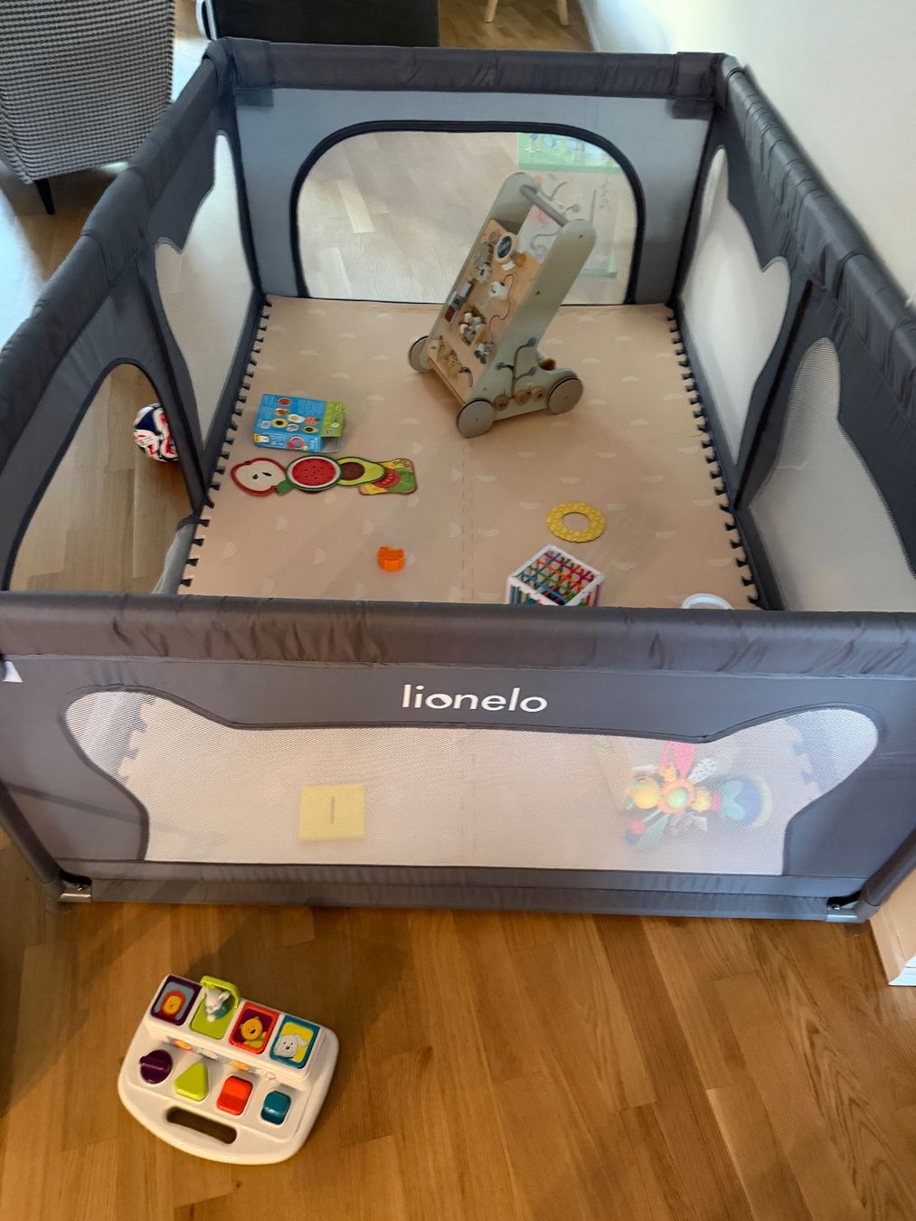 Lionelo Parcs & barrières de sécurité: Lionelo Playpen Great condition – Neuf (Voir description) à Zürich par geo_vls6