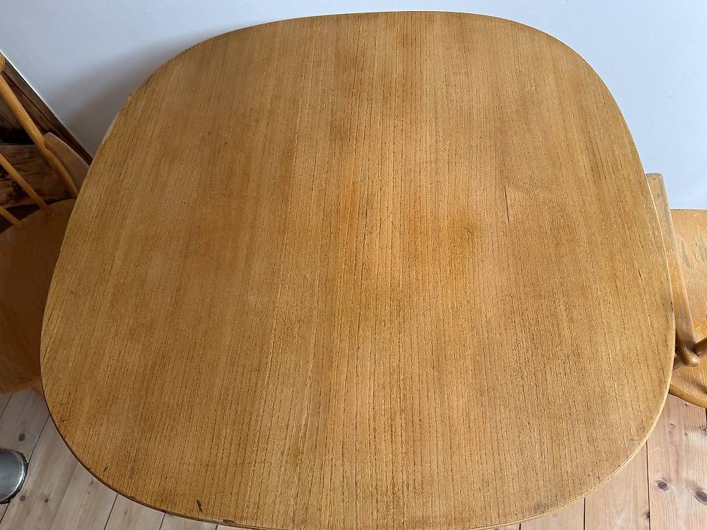 Set di tavolo e panche: Mid-century Kindermöbel von Herlag – Usato da Kreuzlingen venduto da eludwig 4