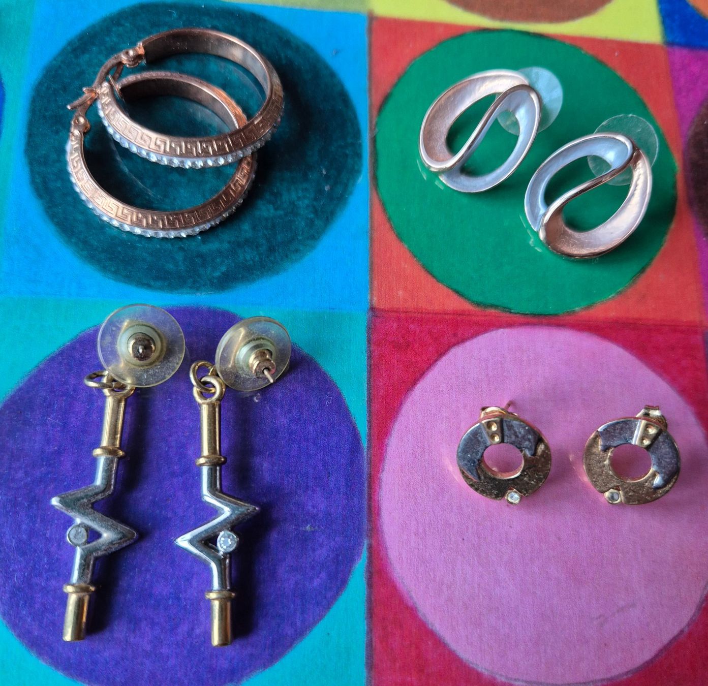 Ohrringe & -stecker: 7 Paar Ohrringe, Modeschmuck, Vintage Look – Gebraucht aus Zeiningen von Carettacaretta69 1