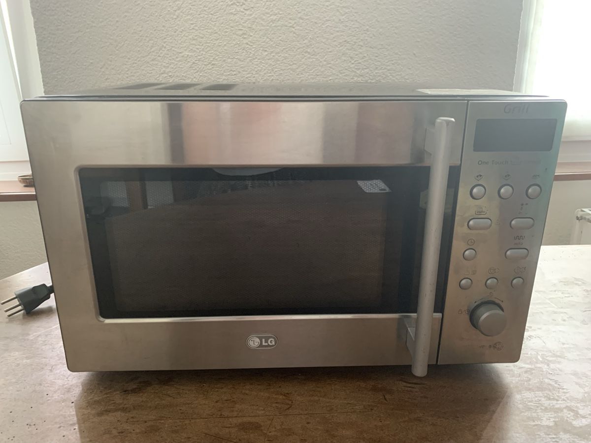 LG Backöfen: Micro-ondes LG Grill   – Gebraucht aus St-Imier von gui_6b6f