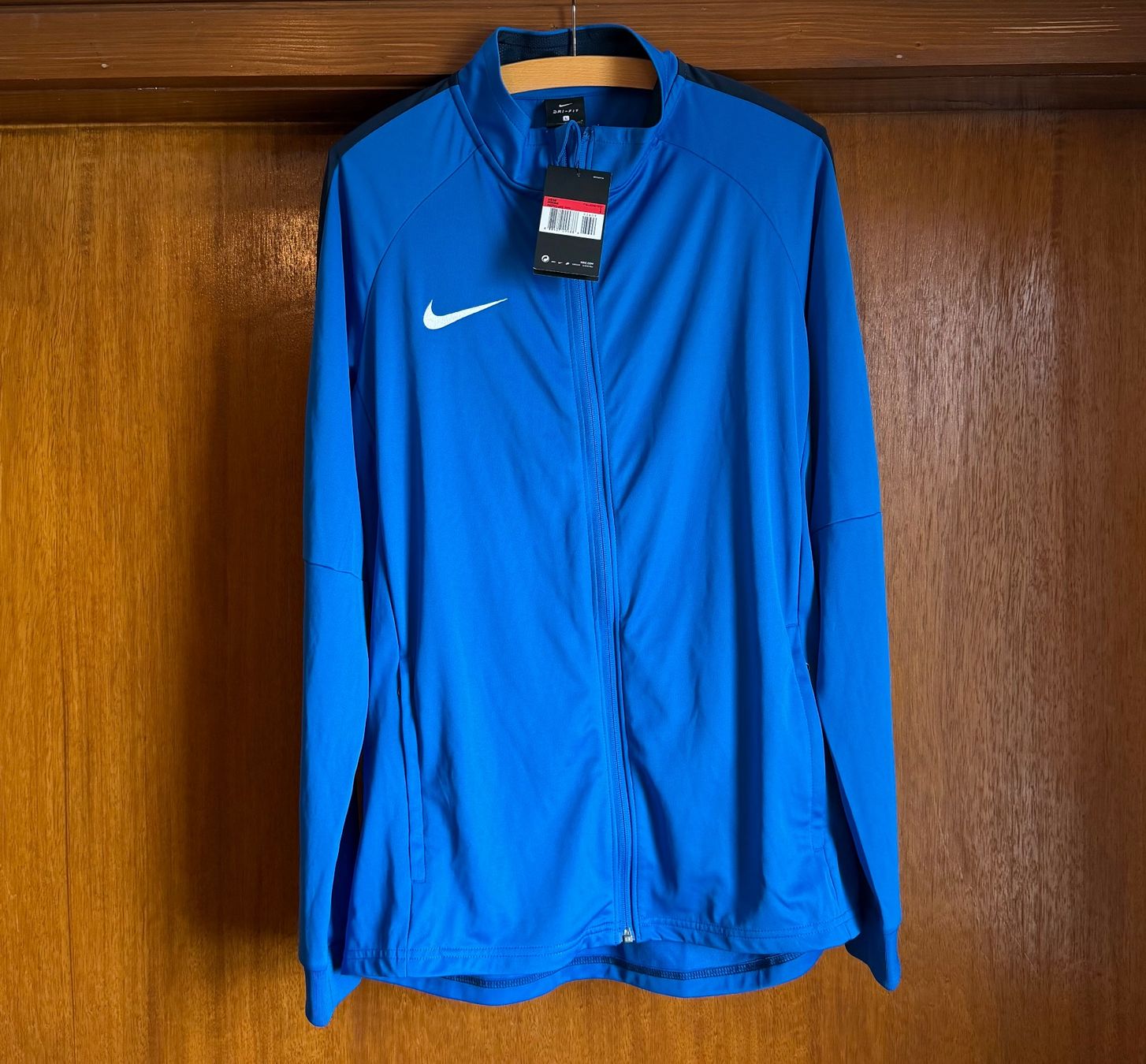 Nike Jacken: Nike Trainingsjacke Pullover, Gr. L, NEU! – Neu und originalverpackt aus Walchwil von BackstageBruder 1