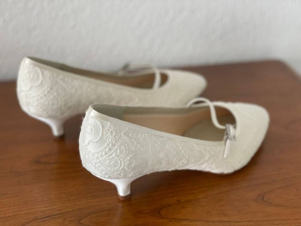 Chaussures femmes: Damenschuhe neu EU 39 – D'occasion à Bergdietikon par sbones 1