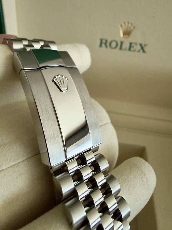 Rolex Uhren: *NEU* Rolex Datejust 41 Ref. 126334, Blau, Full Set – Gebraucht aus Basel von ubsharing 4