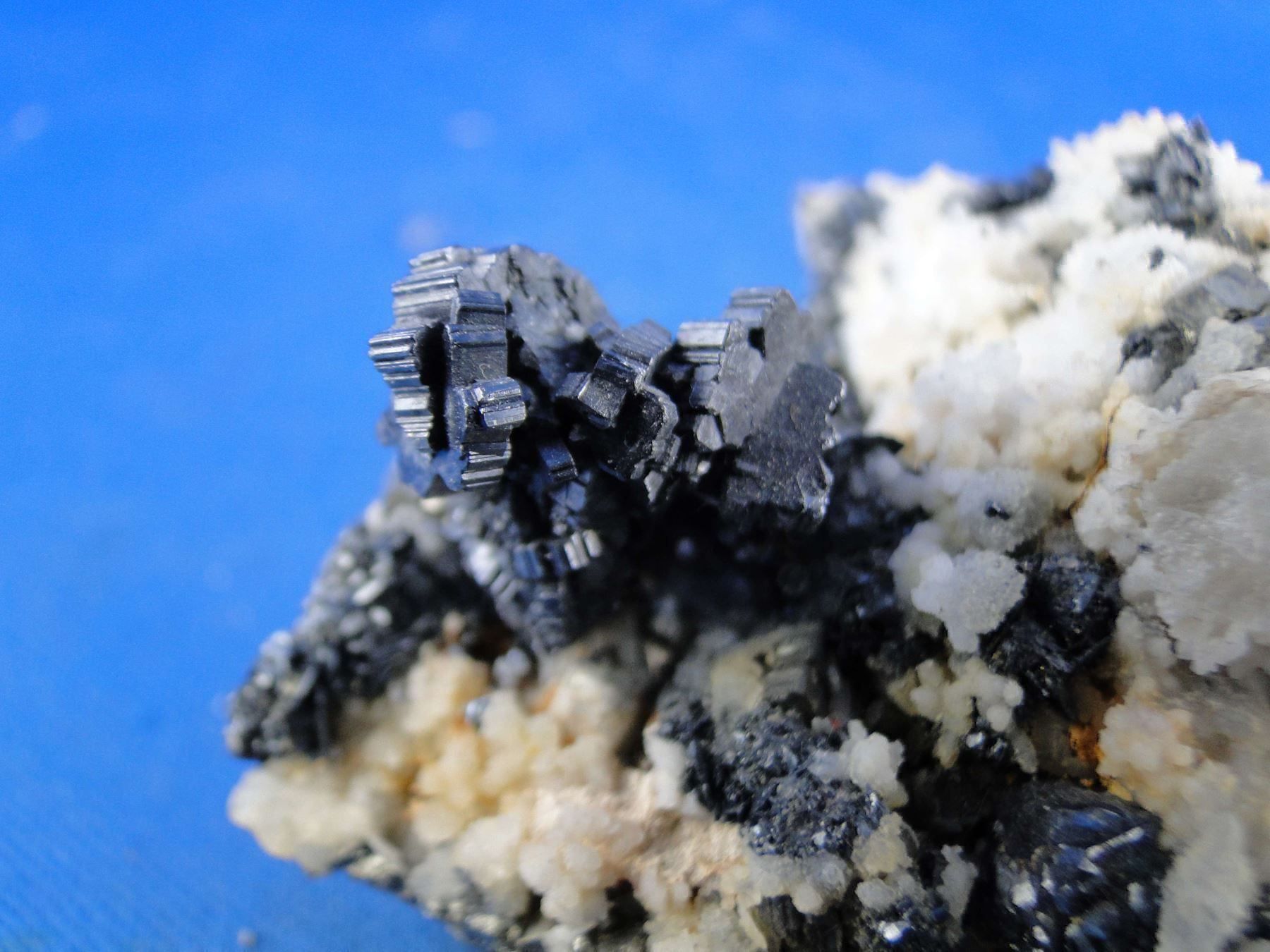 Minéraux & Lithothérapie: Bergkristall mit Bournonit – D'occasion à Schinznach Bad par Demerald 1