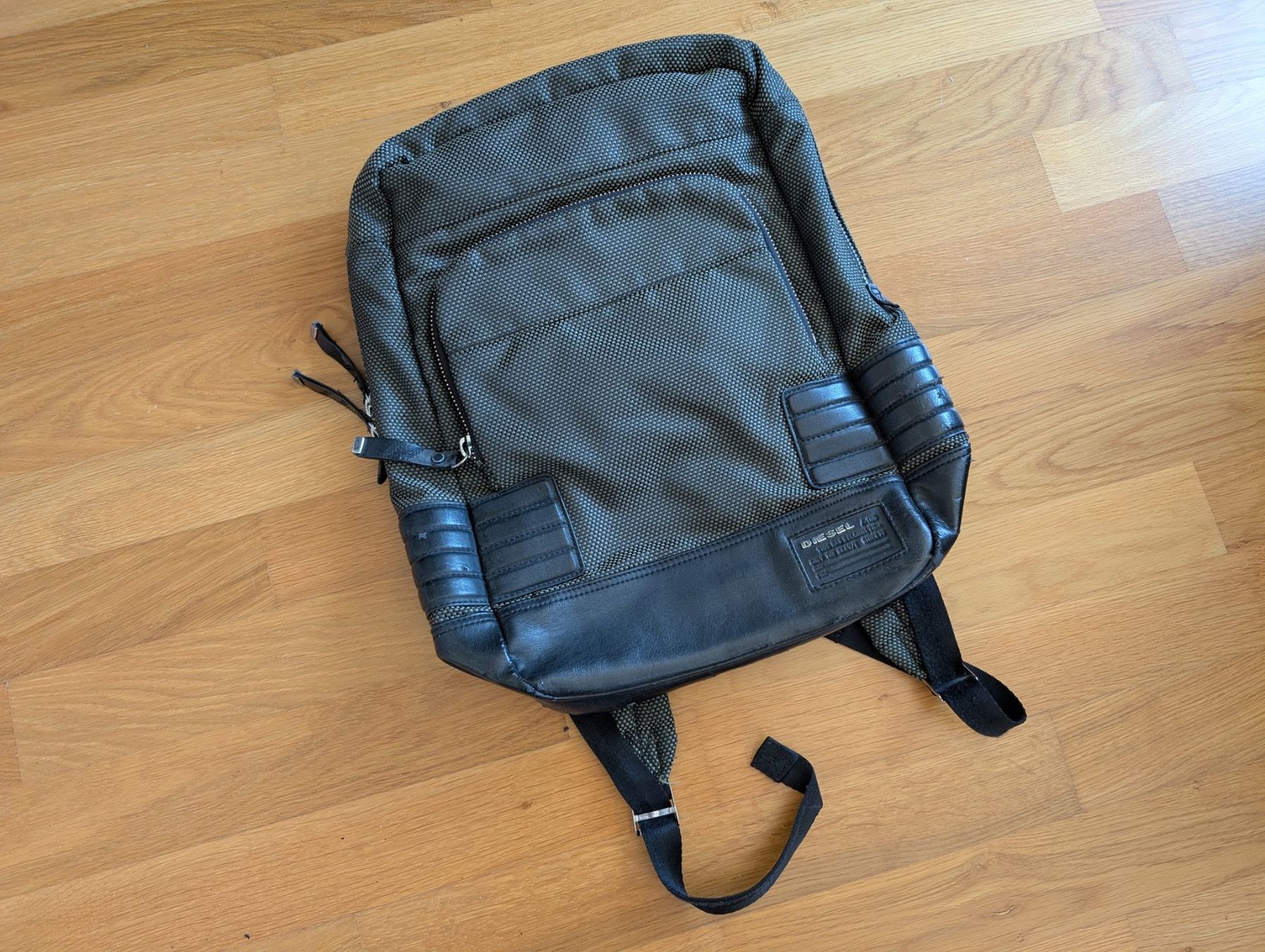 Diesel Zaini: DIESEL Industry backpack – Usato da Meyrin venduto da pc1parts
