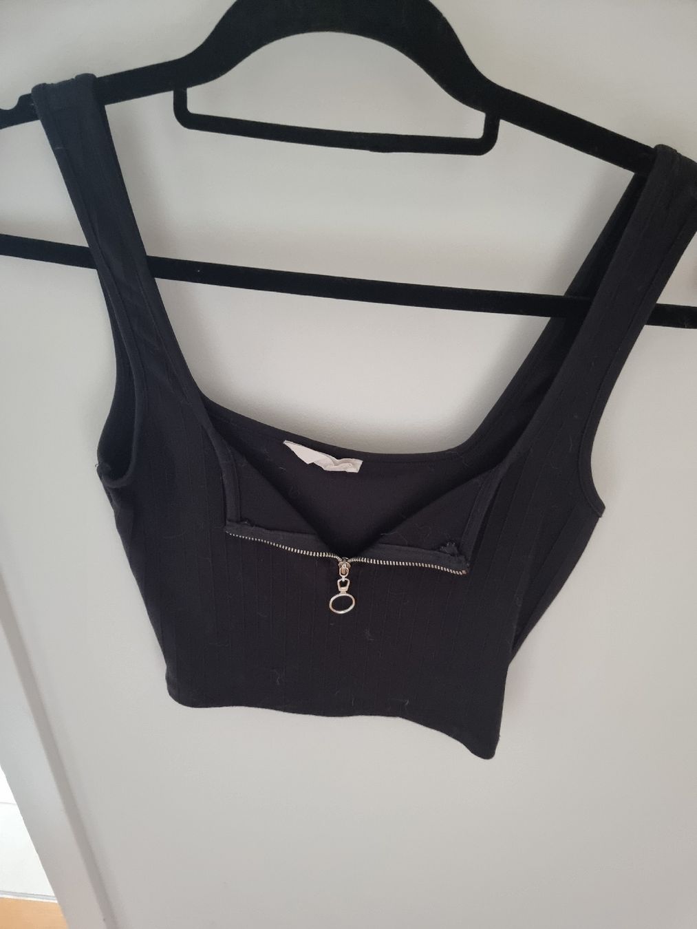 Tops: Schwarzes Top mit Reissverschluss – Gebraucht aus Altstätten SG von melii._.98