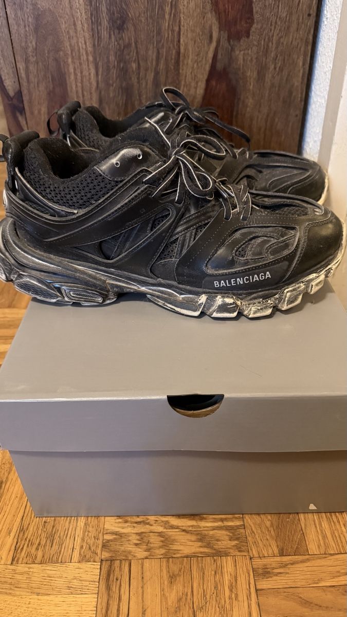 Balenciaga Herrenschuhe:  Balenciaga Track noires effets destroyed – Gebraucht aus meyrin von aar_g8xm