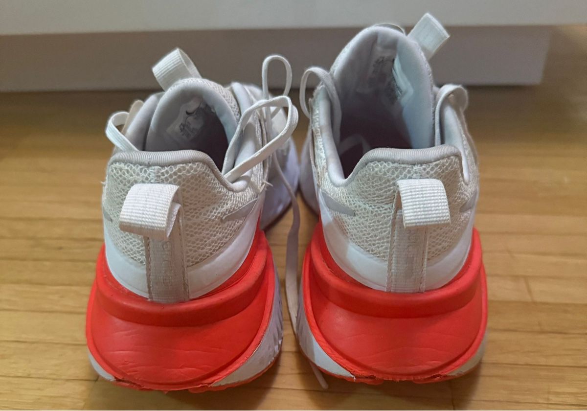 Nike Damenschuhe: Nike Womens Legend React 2 Running Sneakers – Gebraucht aus Opfikon von Luis144 4