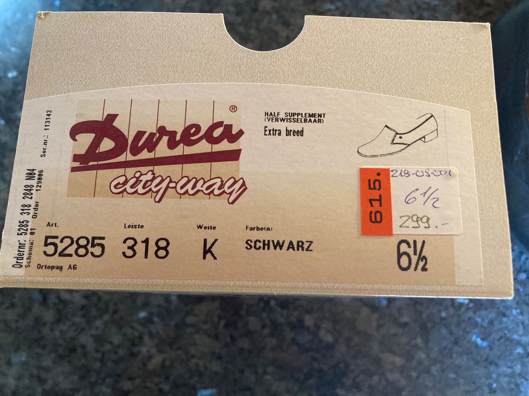 Chaussures femmes: Trachtenschuhe Schwarz Grösse 6.5 – D'occasion à Riggisberg par Mat141 6