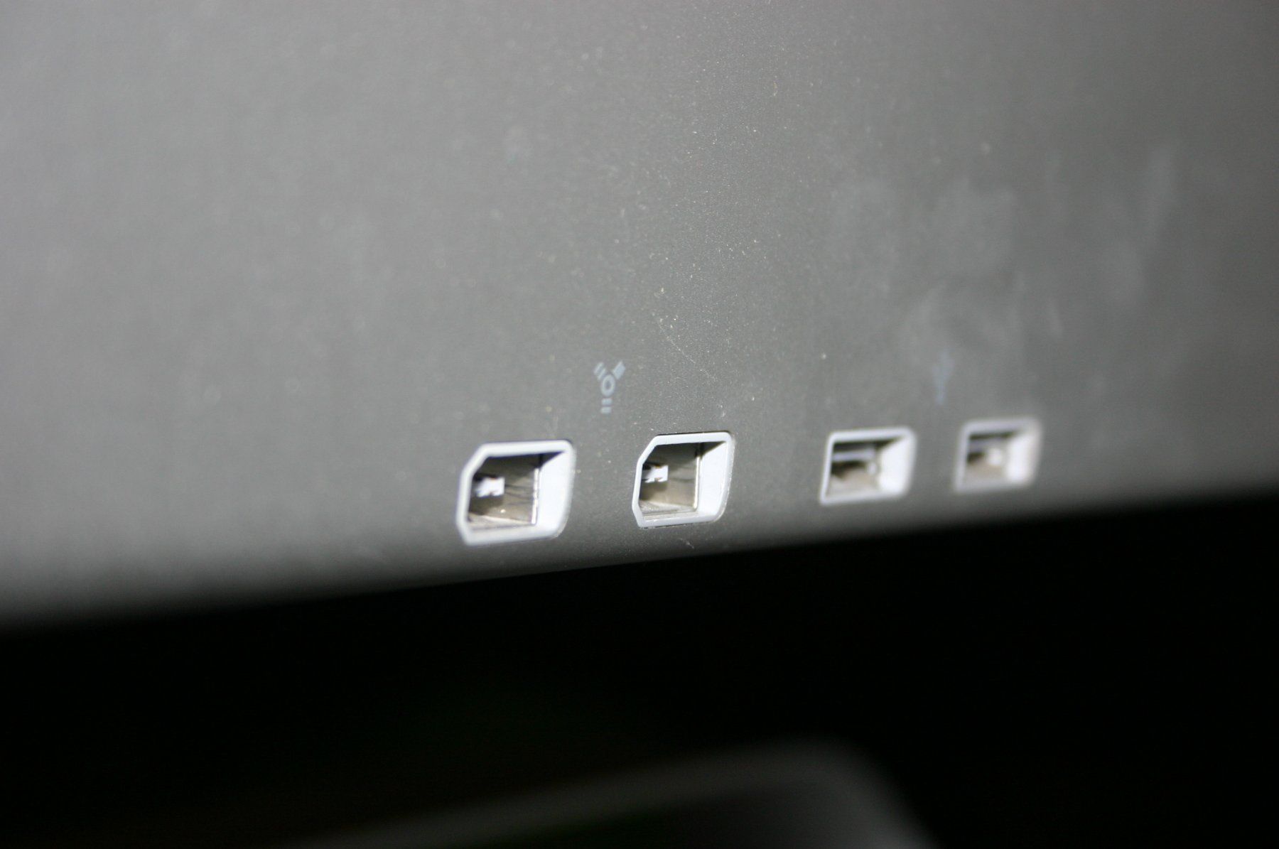 Apple PC: MAC Pro MACPro 2010 Dual-CPU mit originalem Cinema Display – Usato da Stettlen venduto da Bigjm 3