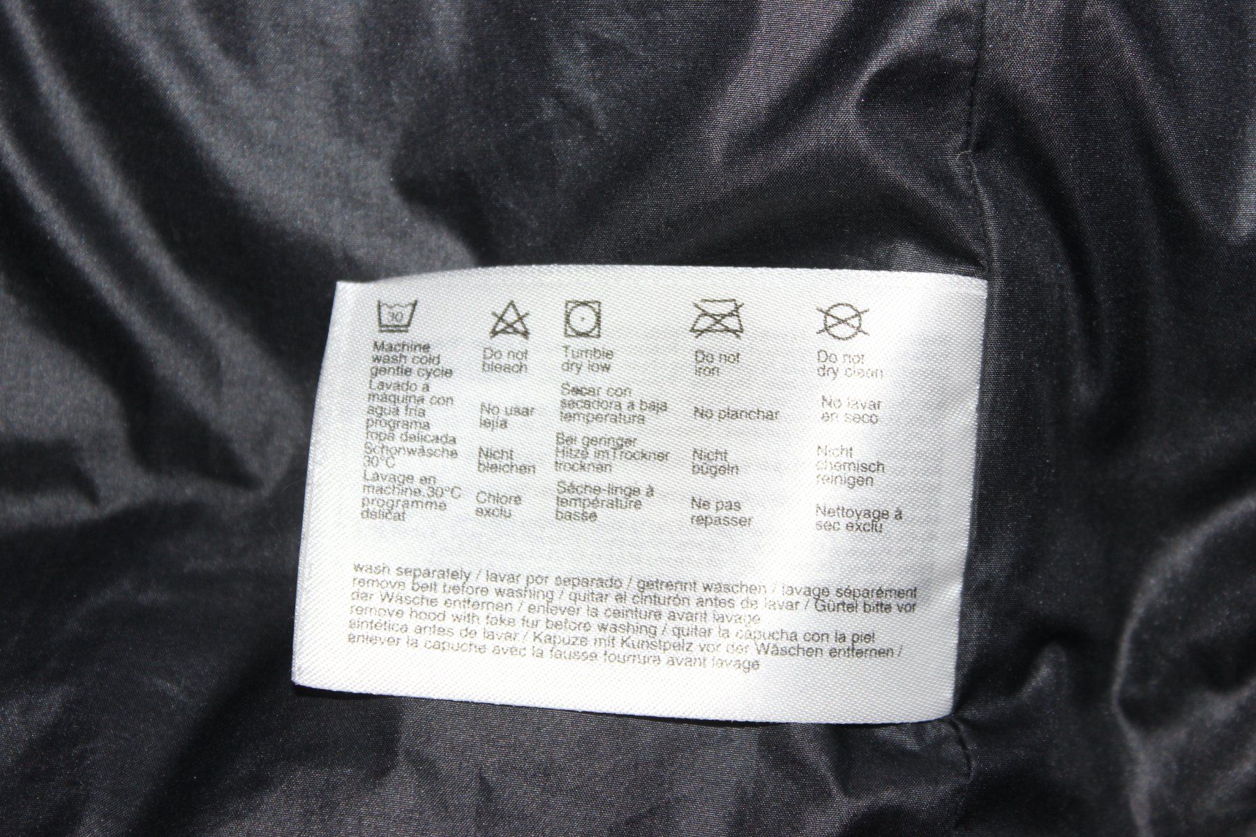 Esprit Cappotti: Daunenmantel Esprit - M – Usato da Basel venduto da Mila_Graf 2