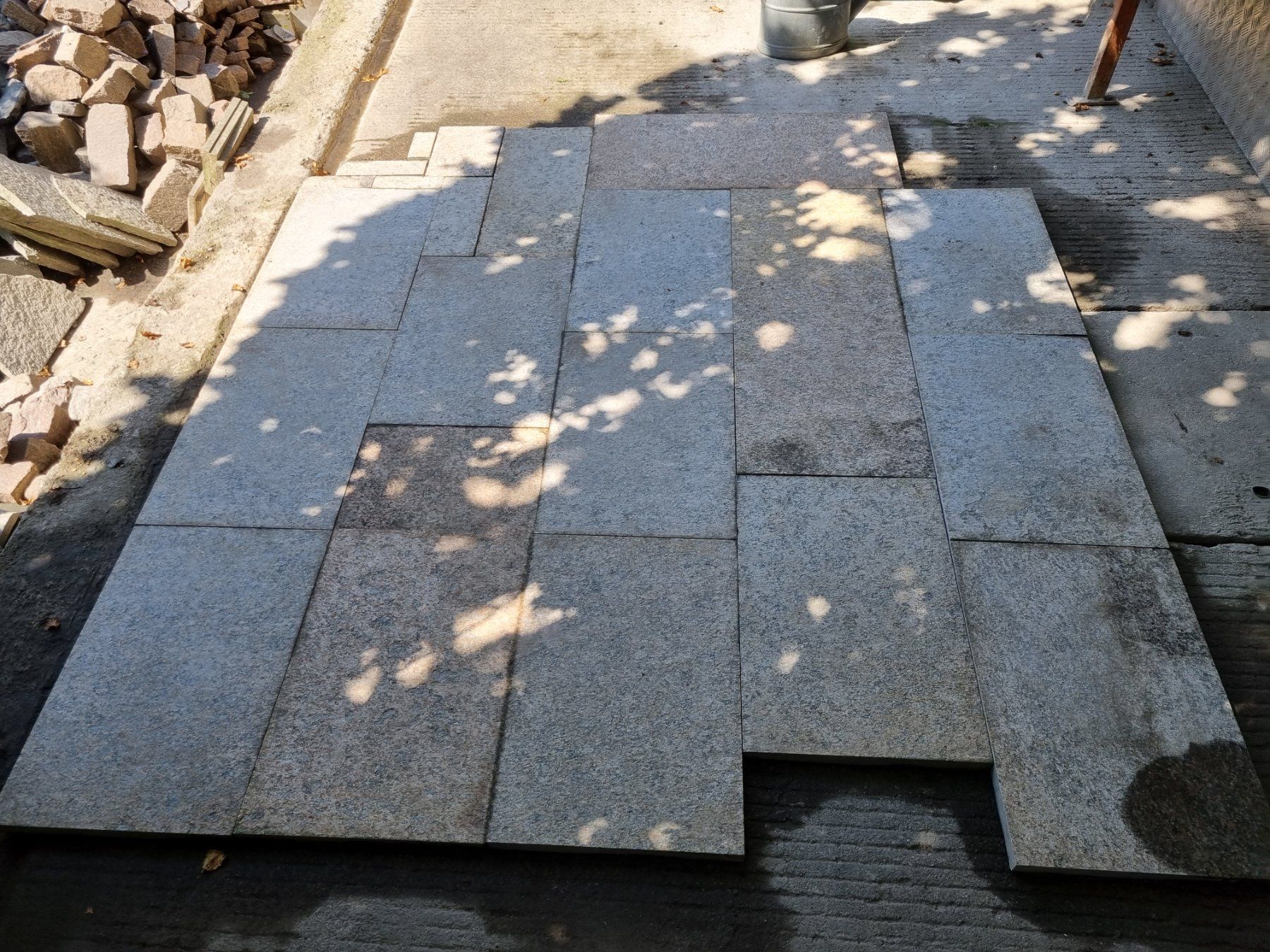 Rivestimenti per pavimenti: Gebrauchte Jura-Kalksteinplatten, ca. 3 m2 – Usato da Fürstenaubruck venduto da PizBeverin2018 7