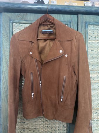 Blouson en cuir taille 36 automne.
