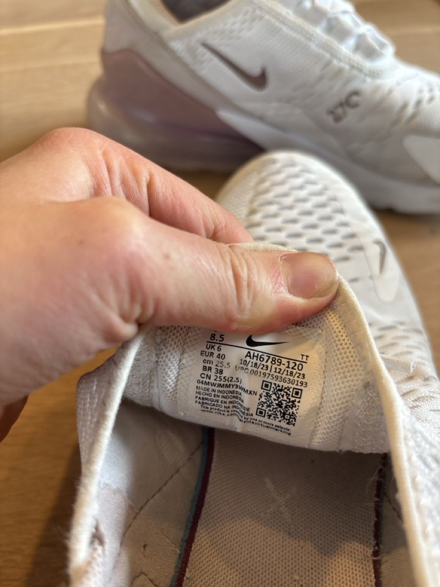 Nike Damenschuhe: Nike Air Max 270 Gr.40, Damen Sneaker – Gebraucht aus Lotzwil von kie_fdq8 2