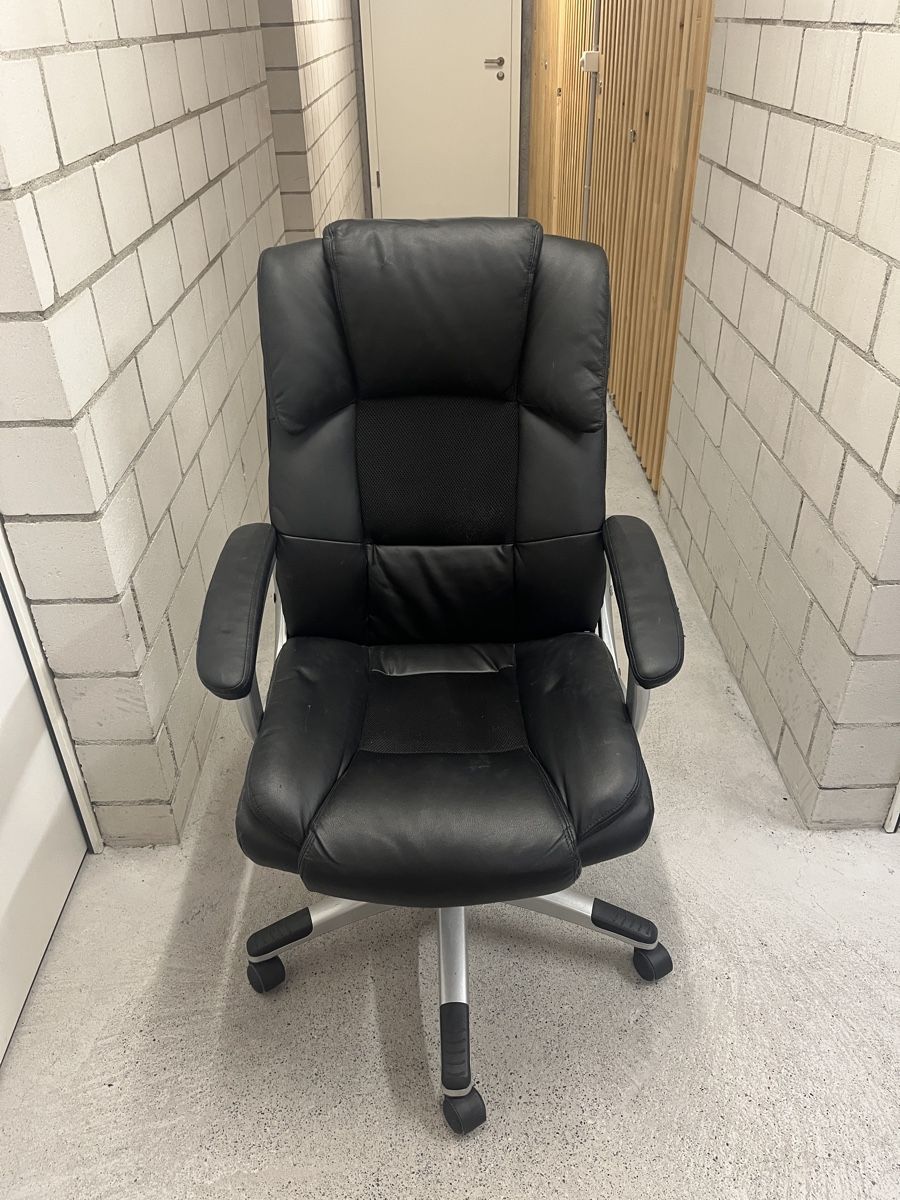 Chaises: Bürostuhl – D'occasion à Chur par flaviavincenz