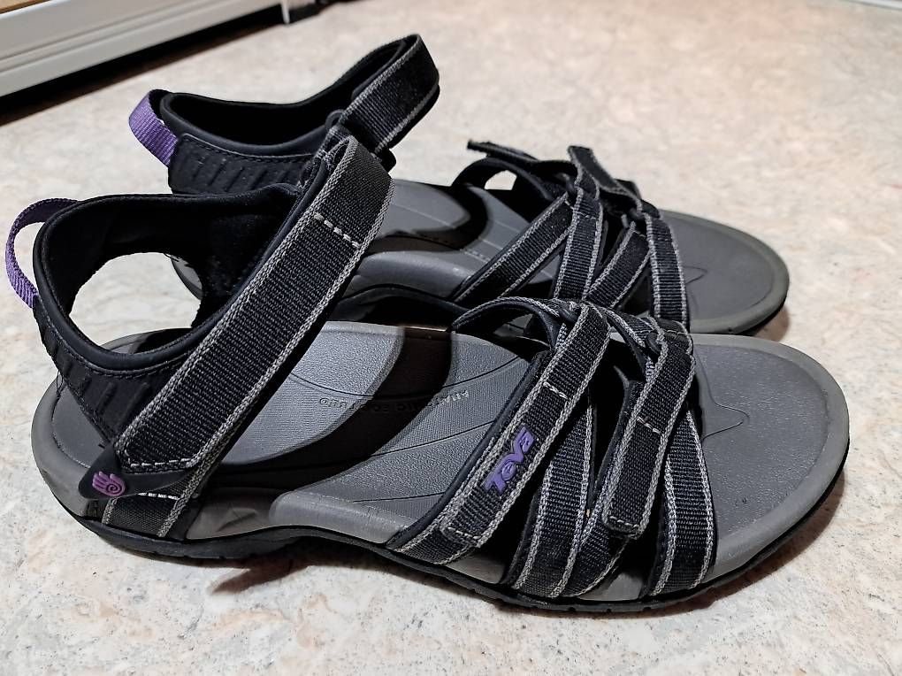Teva Scarpe da donna: Teva Tirra Sandalen 39 – Usato da Islikon venduto da Tanisha06 2