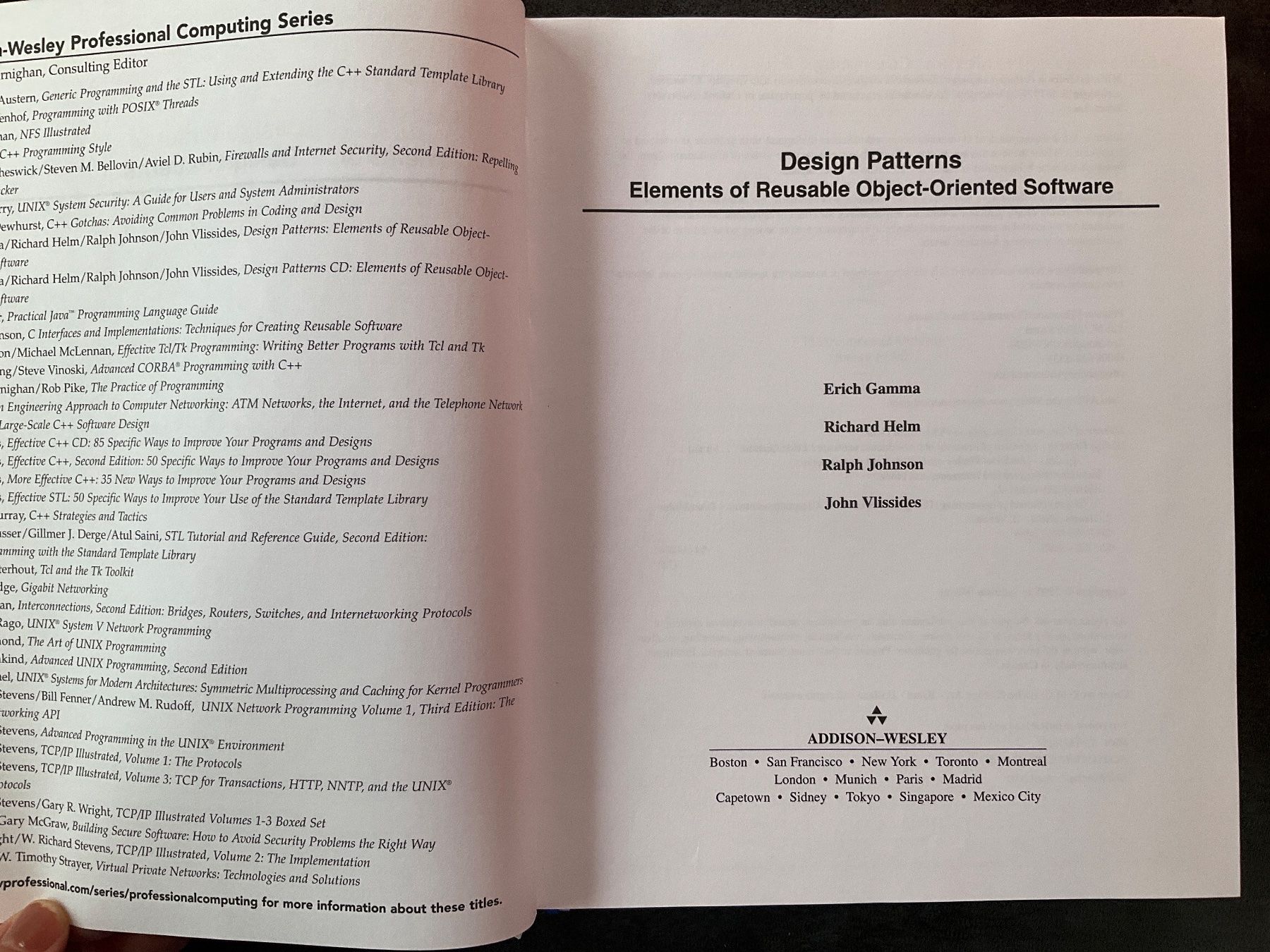 Livres: Livre Design Patterns Elements of Reusable Object-Oriente... – D'occasion à Avenches par Lactobacille 1