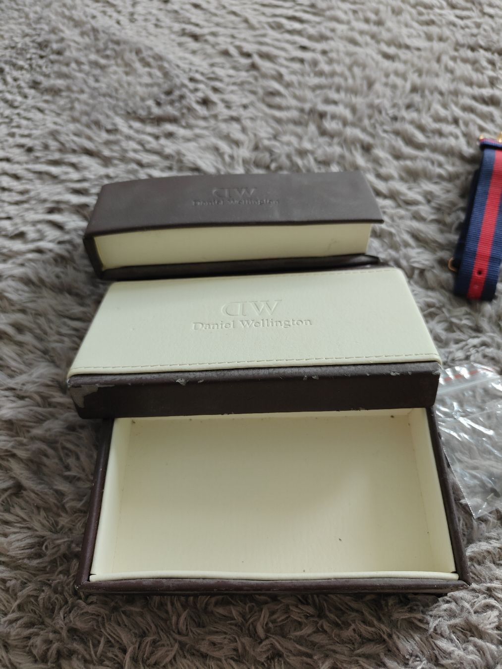 Daniel Wellington Orologi: Daniel Wellington Uhr – Difettoso da Pieterlen venduto da Saemelili 9