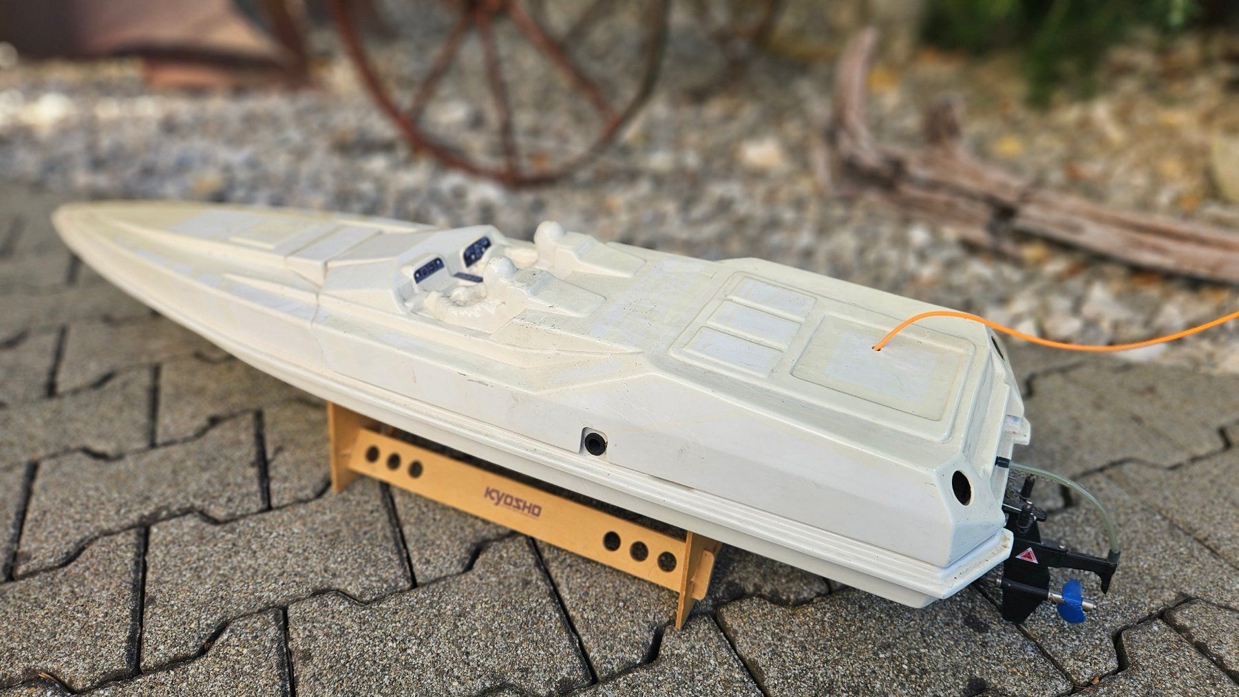 Kyosho Modellismo RC: Kyosho grosses Benziner RC Boot – Difettoso da Würenlos venduto da marey 2