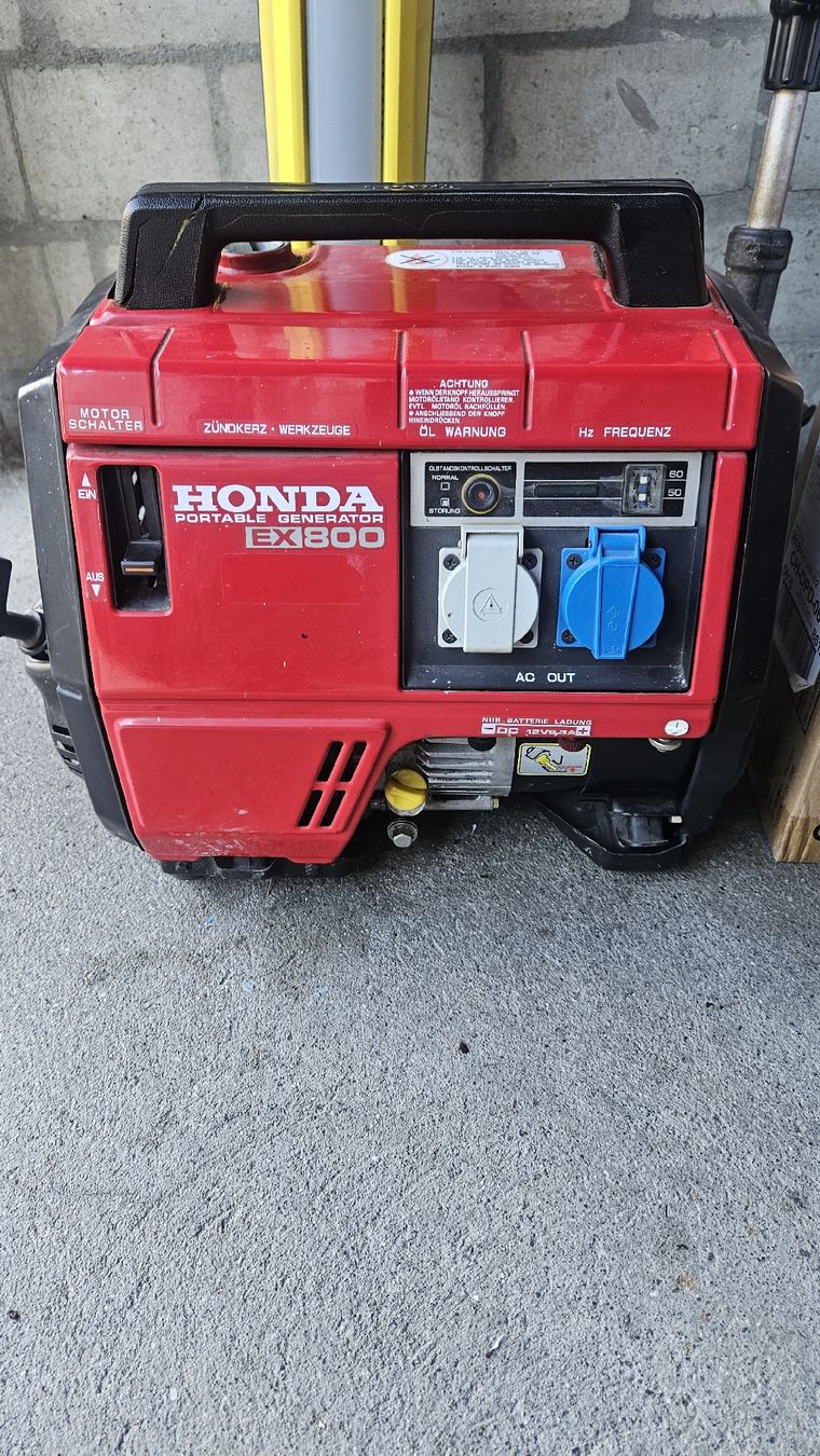 Honda Generatori di corrente: HONDA Portable Generator EX800 Red  – Difettoso da Sachseln venduto da laz_65cg