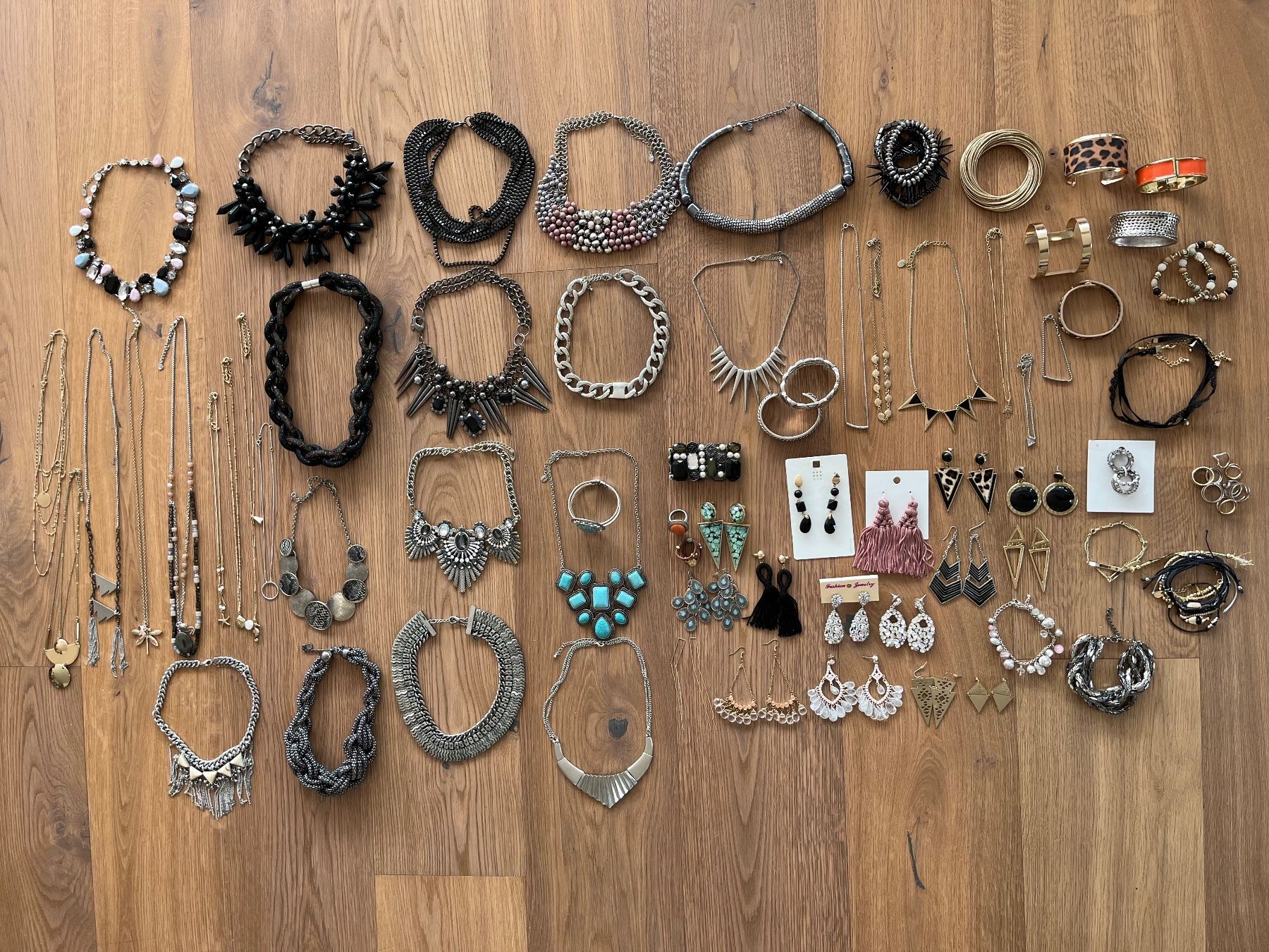 Altri gioielli: Div. Damenschmuck, ab CHF 5.- – Usato da Triesen venduto da atos87