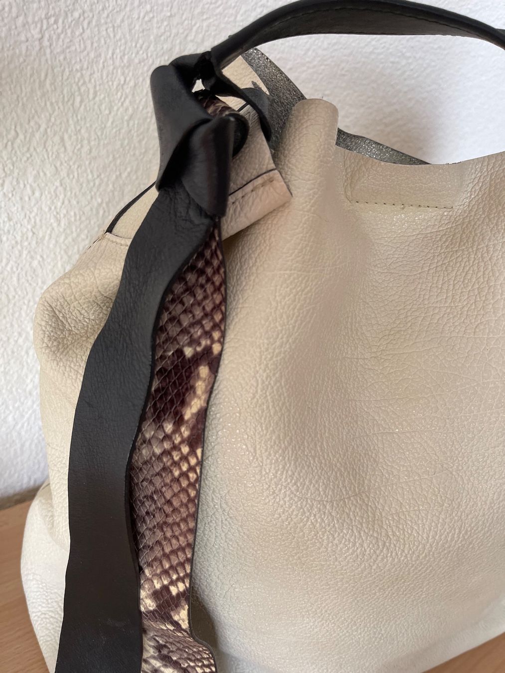 Gianni Chiarini Sacs femmes: GIANNI CHIARINI Neu/NP200CHF Doppelseitig Silber Tasche – Neuf (Voir description) à Kölliken par Prscoo 5