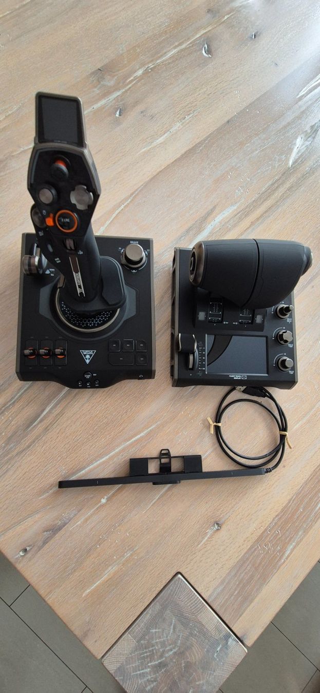 Controller: Turtle Beach Flight Deck & Tobii Eyetracker5 – Gebraucht aus Chur von Reddig 4
