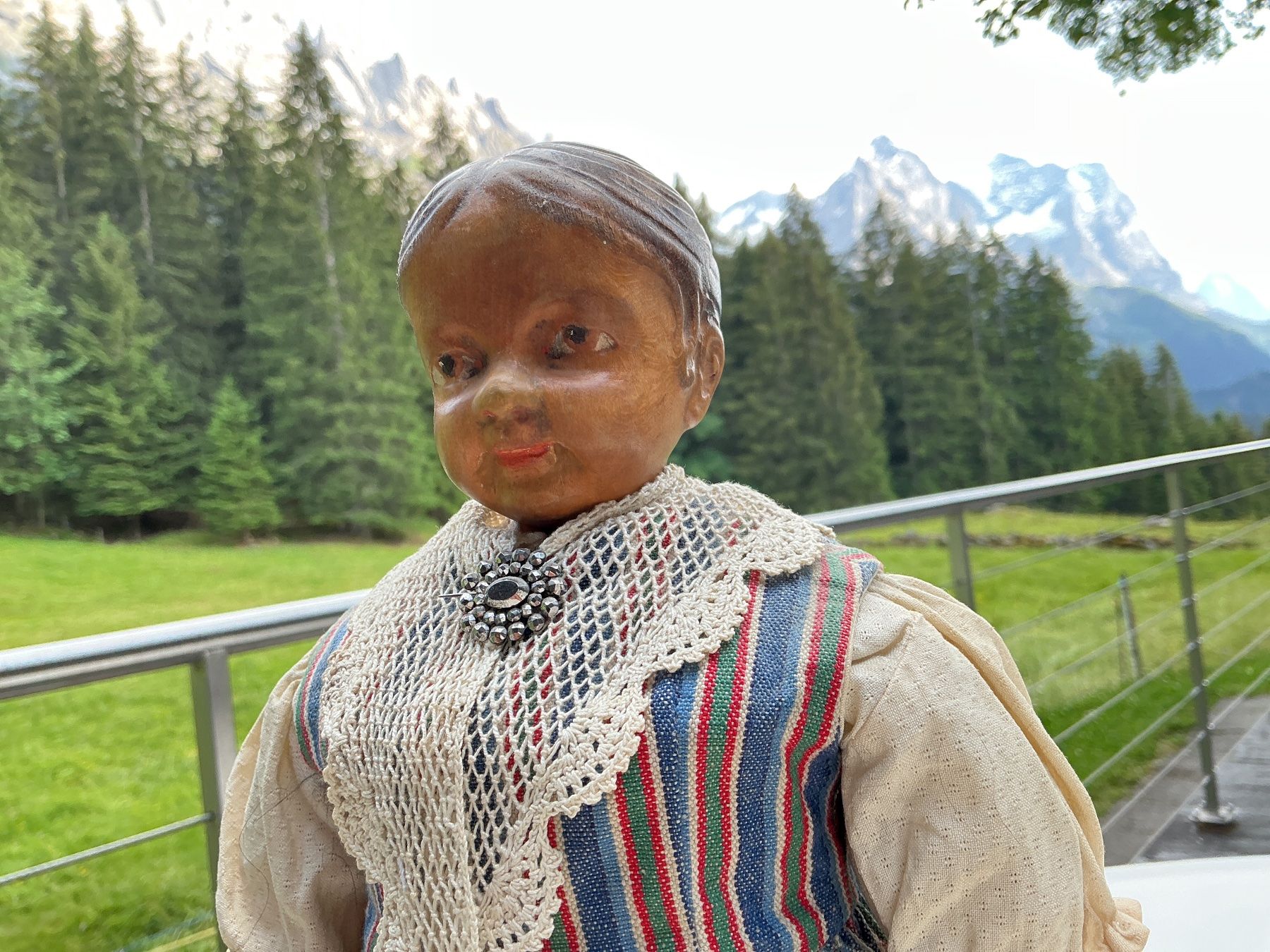 Bambole: Antike Holzpuppe (Brienz?) – Usato da Bern venduto da vielerart 1