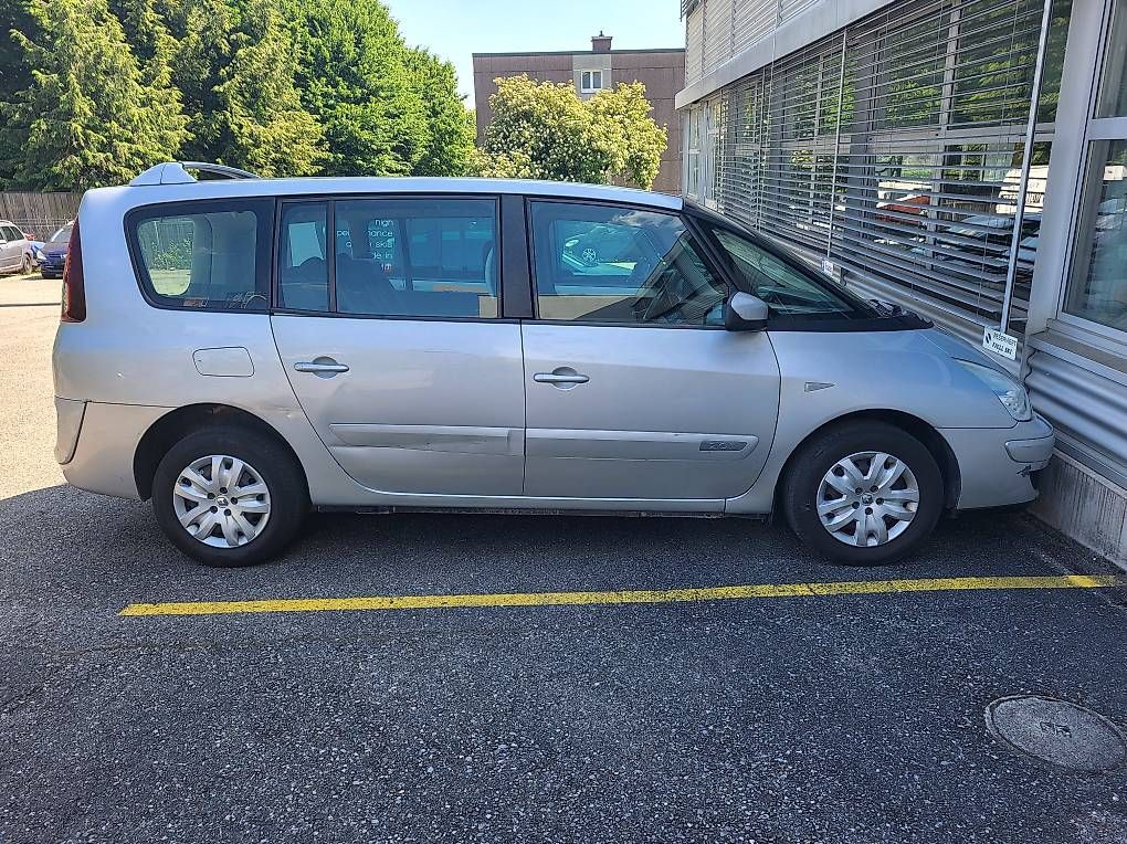 Automobili: Renault Grand Espace mit Anhängerkupplung – Usato da Bellach venduto da Rothom