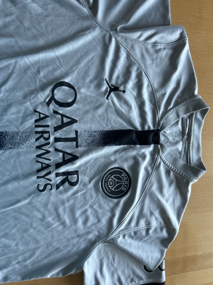 Jordan Canottiere & Pantaloni: Maillot PSG Jordan Air Qatar – Usato da Villarimboud venduto da ily01 1