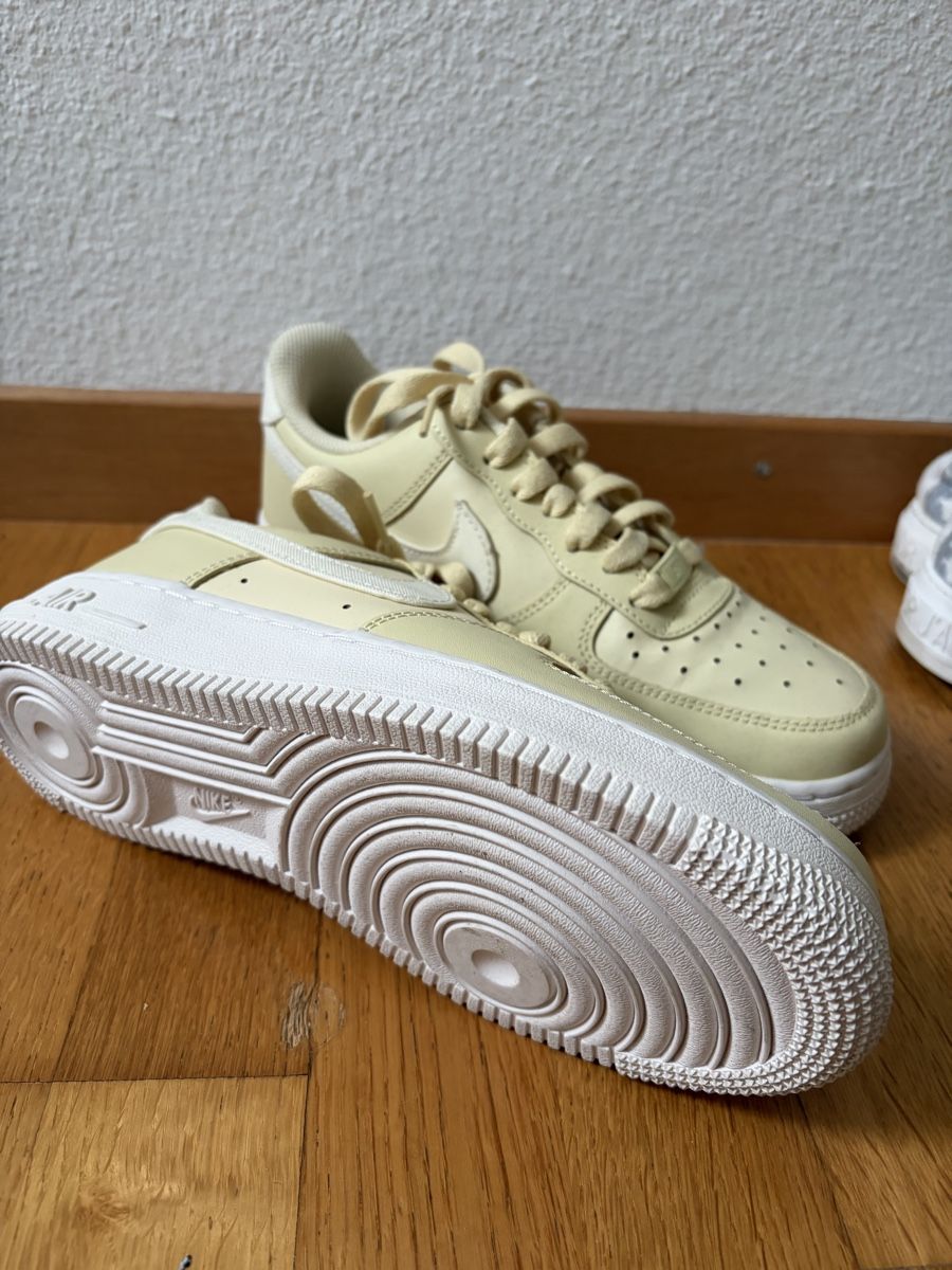 Nike Scarpe da donna: Nike Air Force 1 lemon/white – Nuovo (secondo la descrizione) da Luzern venduto da fer_5lyj 1