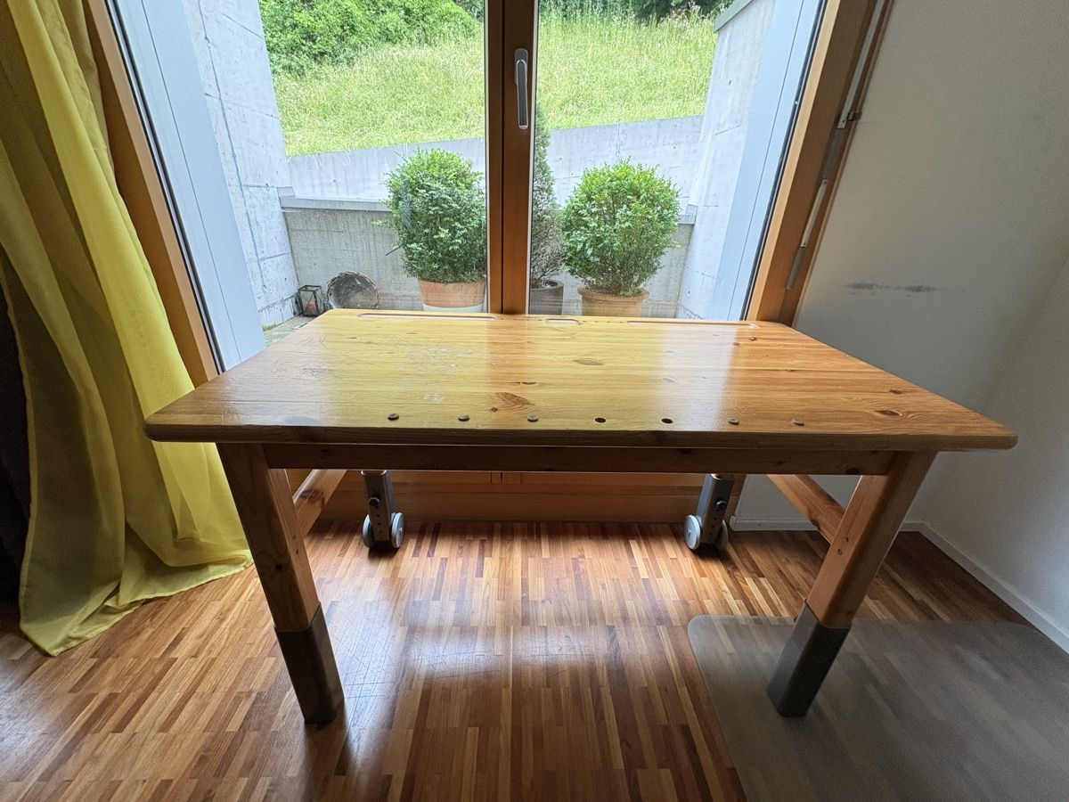 Bureaux: Schreibtisch – D'occasion à Luzern par noa_sl6v
