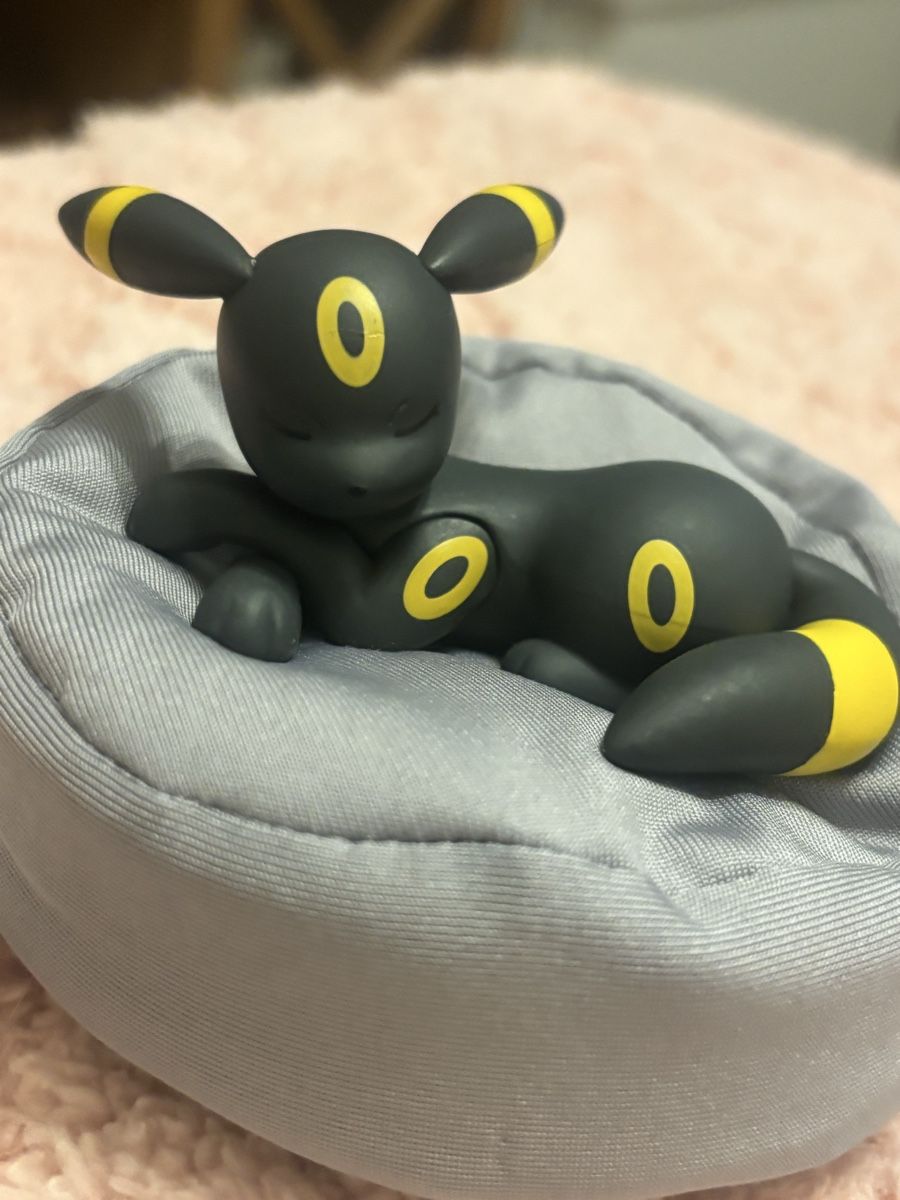 Pokémon Statuette: Pokémon noctali endormi – Nuovo (secondo la descrizione) da Orbe venduto da car_8grw 4