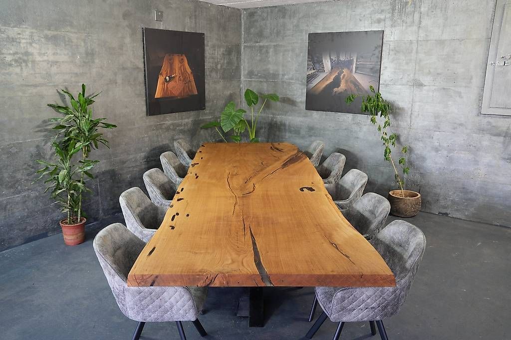 Tavoli: Wunderschöner Esstisch aus 1 Stück Eiche – Usato da Walchwil venduto da Swissdesign_Haag 7