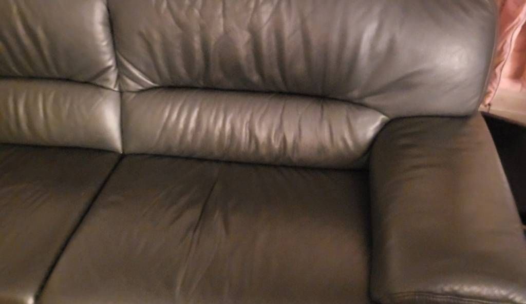Sofas: Canapé en cuir – Gebraucht aus Vouvry von Cris.cordeiro 3