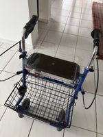 Rollator blau mit Tablett und Korb sehr guter Zustand
