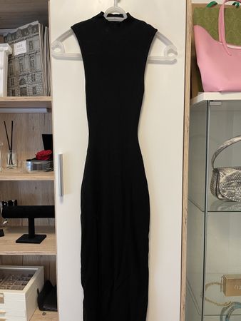 Schwarzes Kleid von Bershka