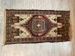 hübscher kleiner farbenfroher Orientteppich 45cm x 92 cm