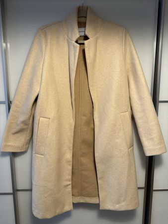 Stradivarius Winter Mantel, Beige, Gr. S – Zeitloser Look!