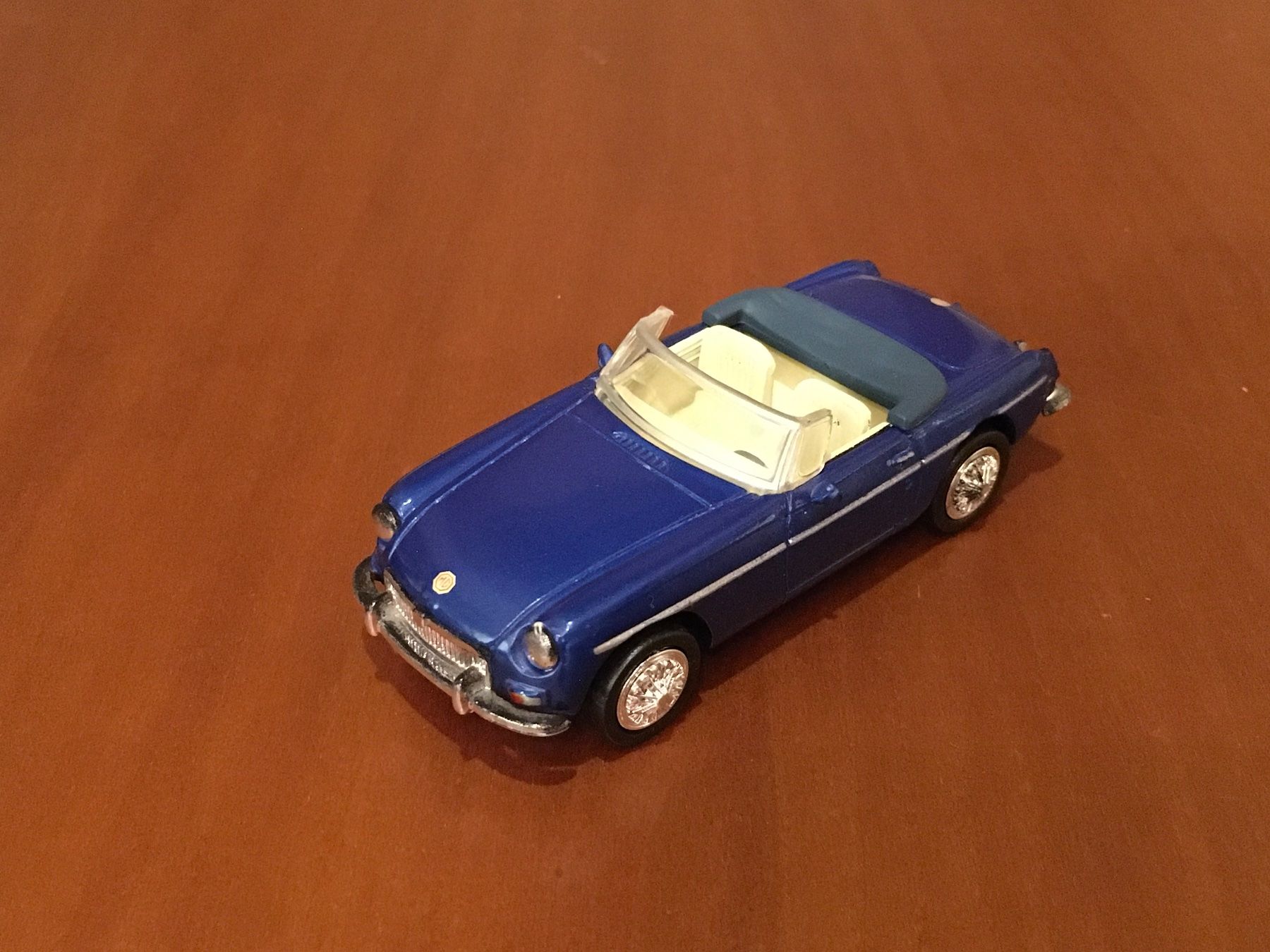 MG Modellini d'auto: MG - B (1967) 1/43 – Usato da Wohlen AG venduto da PrivatSammlung