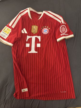 Fussball Trikot FC Bayern Kimmich 6 Grösse L Neu