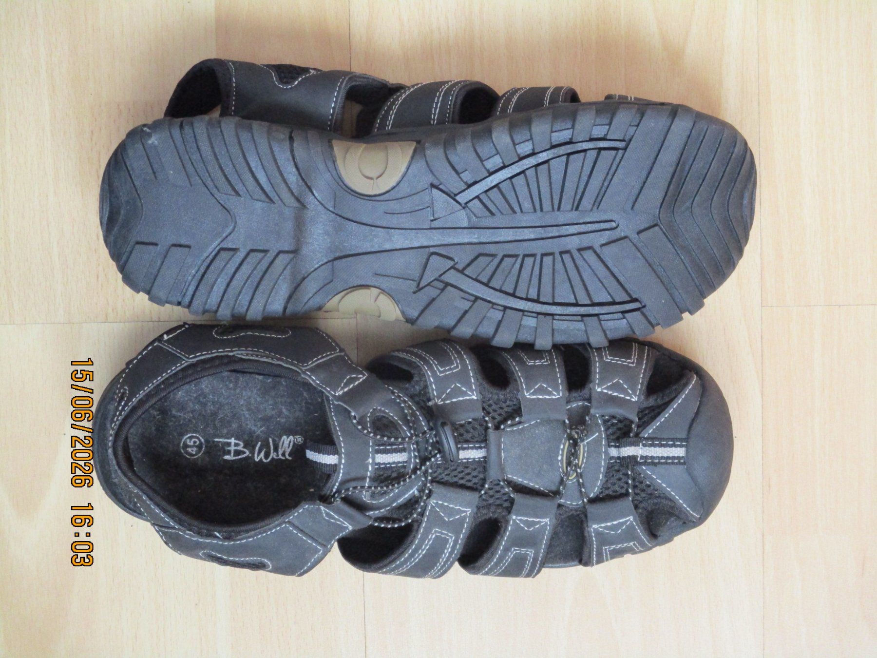 Scarpe da uomo: BADE- UND STRANDSANDALEN GR. 45 – Nuovo (secondo la descrizione) da Safenwil venduto da universum78