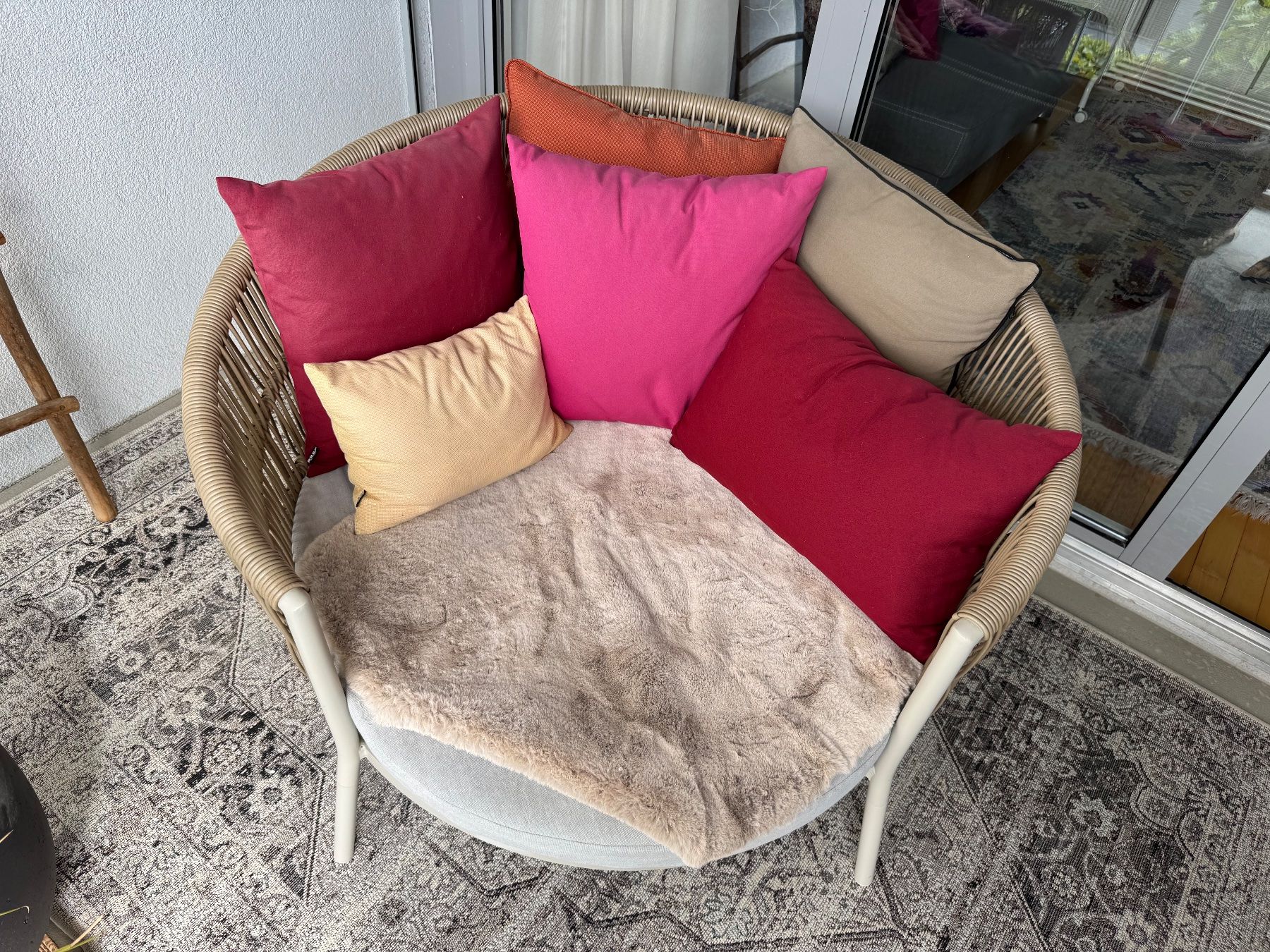 Divani: Rundes Gartensofa von Tchibo – Usato da Zufikon venduto da hinterdemberg 1