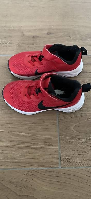 Scarpe per ragazzi: Sneakers  – Usato da Basel venduto da Frani010 1