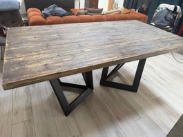 Table de salle à manger bois massif, style rustique