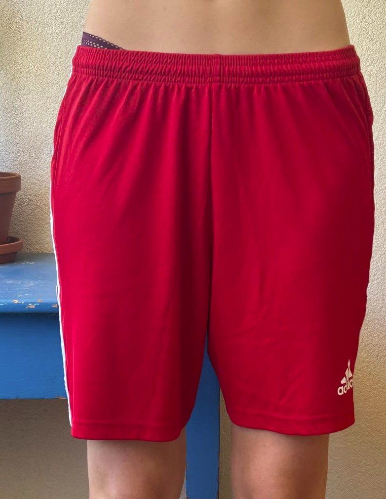 Adidas Pantaloni: rote Adidasshorts * Grösse L – Usato da Basel venduto da AufeinenBlick 2